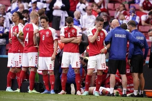 Eriksen teve mal s&uacute;bito em partida contra a Finl&acirc;ndia, pela Eurocopa