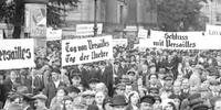 Protesto dos alemães contra as exigências do Tratado de Versalhes