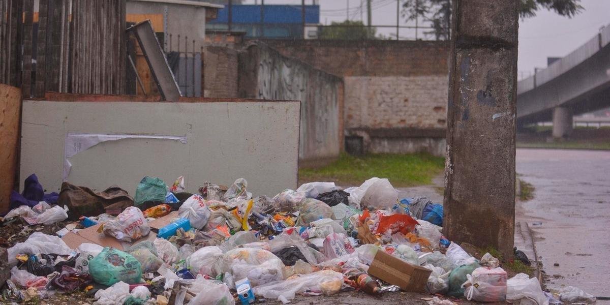 Coleta de lixo ocorreu atrav&eacute;s de for&ccedil;a-tarefa nessa semana em Porto Alegre