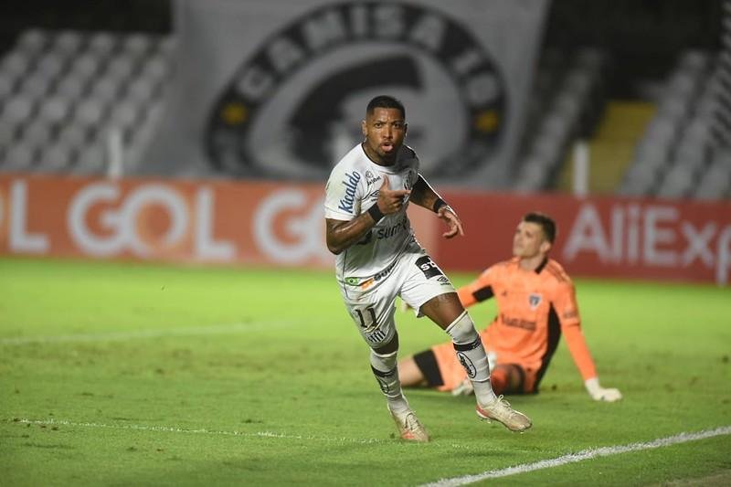 Santos venceu por 2 a 0