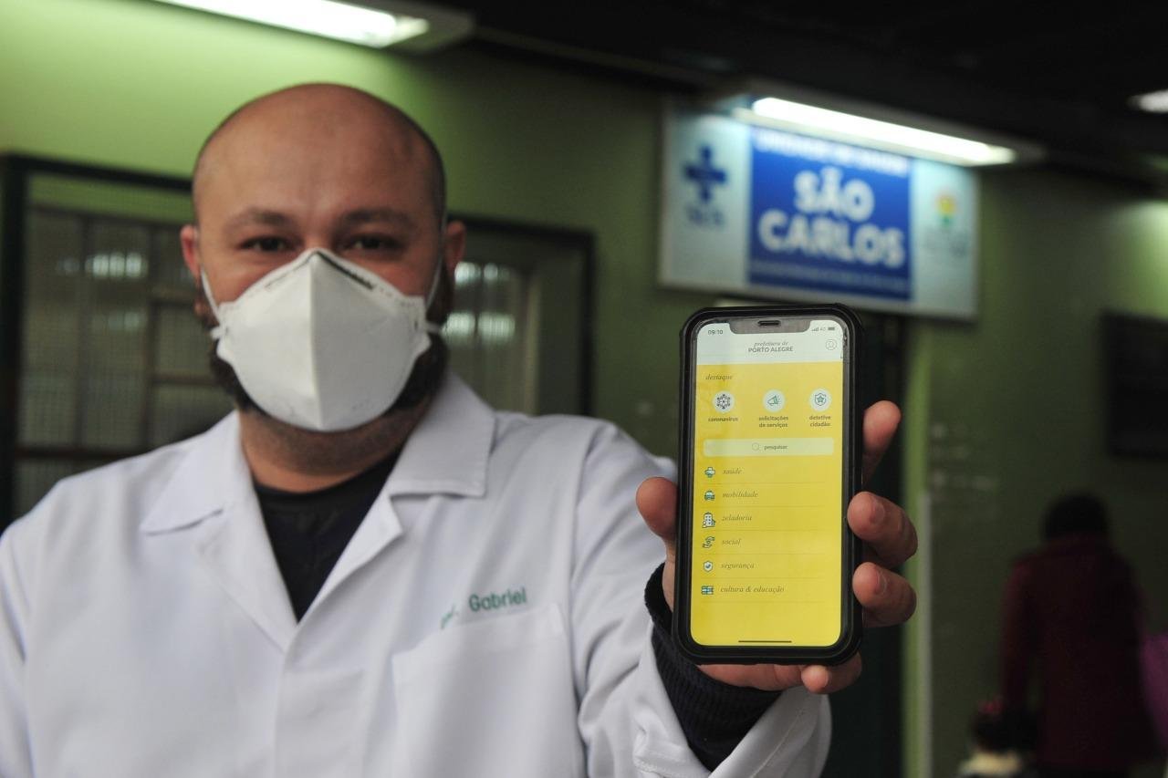 Unidades de sa&uacute;de come&ccedil;am a vacinar pessoas agendadas pelo aplicativo