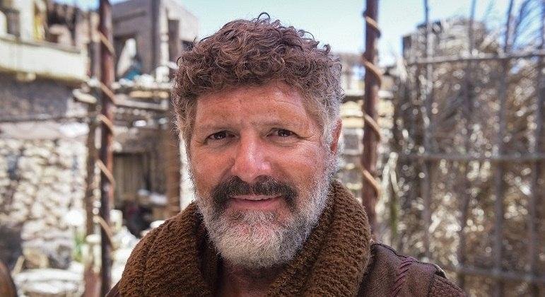 F&aacute;bio Villa Verde interpreta Gael na fase adulta na novela G&ecirc;nesis