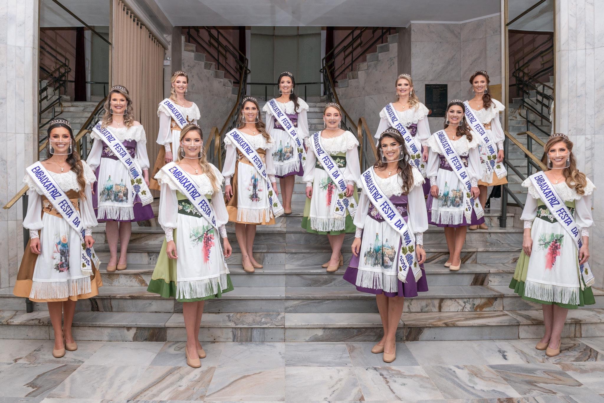 As 12 candidatas dividem o UCS Teatro com um p&uacute;blico bastante restrito