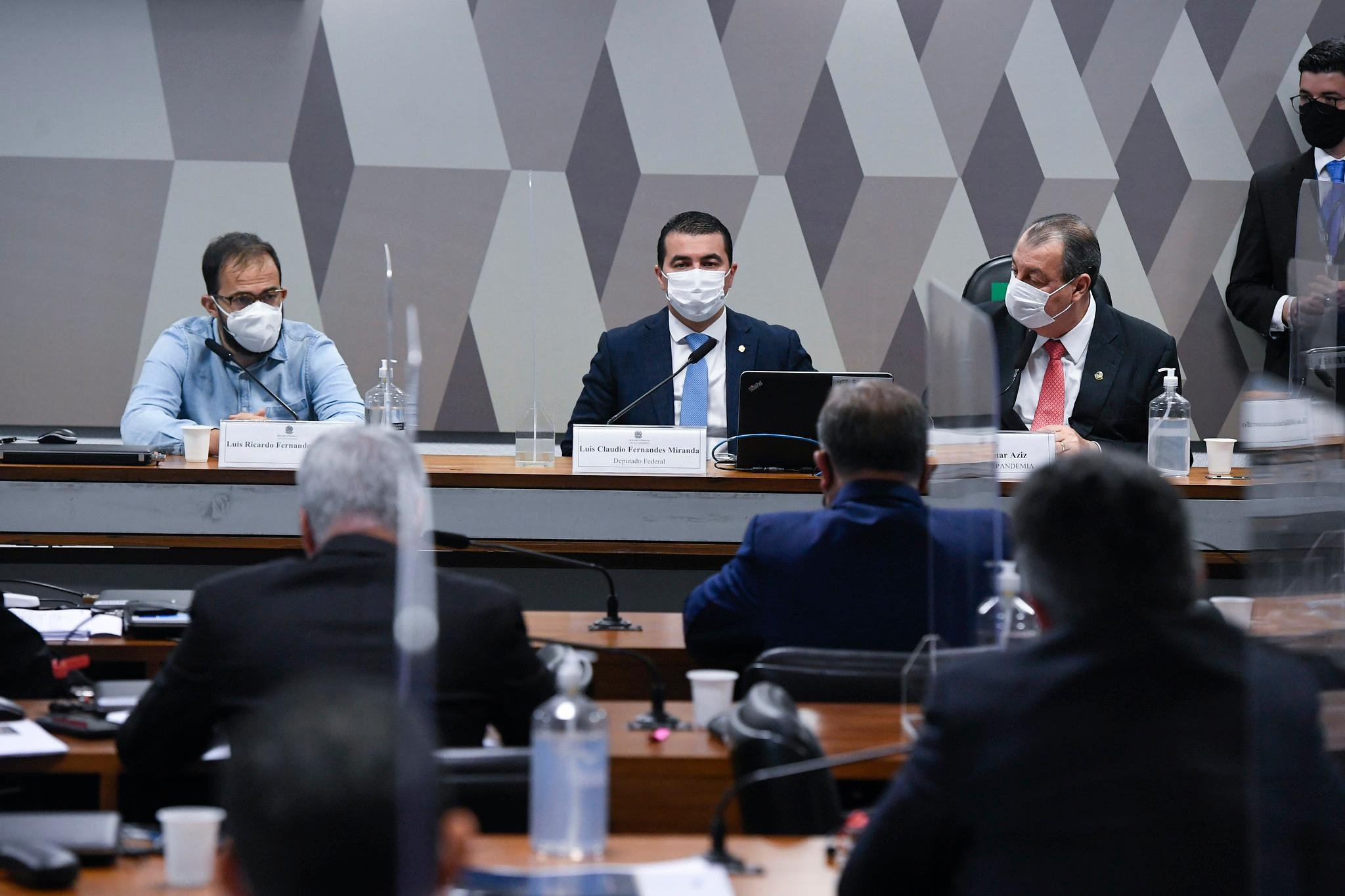 Relato do servidor do Minist&eacute;rio da Sa&uacute;de revela press&atilde;o para aquisi&ccedil;&atilde;o da vacina Covaxin