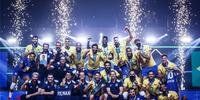 Após a vitória sobre a Polônia e o título da Liga das Nações, jogadores da Seleção masculina de vôlei do Brasil homenagearam o técnico Renan Dal Zotto, que se recuperou de Covid-19