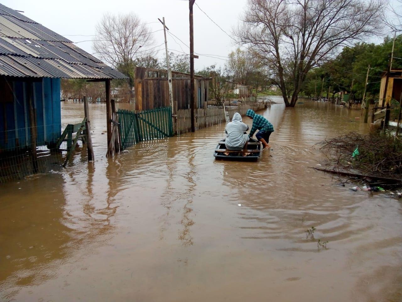 Algumas casas estavam ilhadas