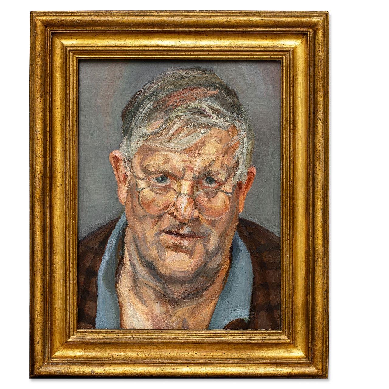 David Hockney, um dos artistas vivos mais caros do mundo, aparece com o queixo levemente franzido, os &oacute;culos um pouco inclinados