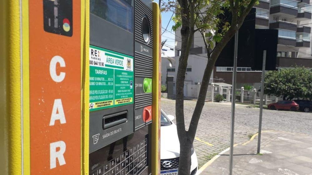 Limite para estacionamento permanece em duas horas em Caxias do Sul