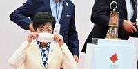 Governadora de Tóquio recebeu chama olímpica
