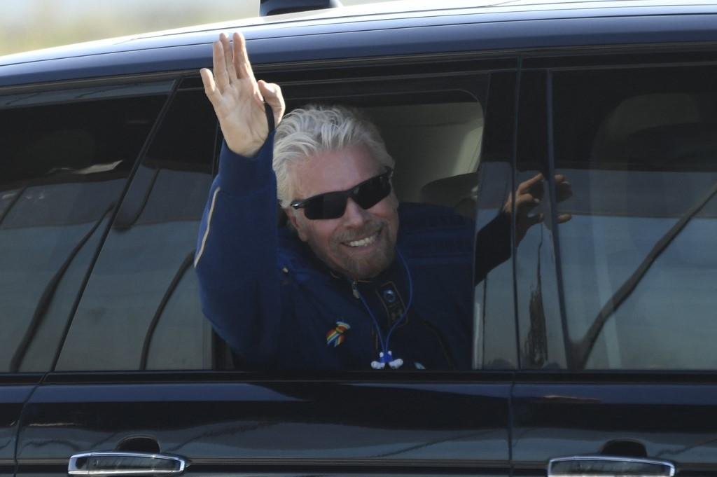Branson se tornou o primeiro bilion&aacute;rio a viajar ao espa&ccedil;o em uma nave desenvolvida por sua pr&oacute;pria empresa