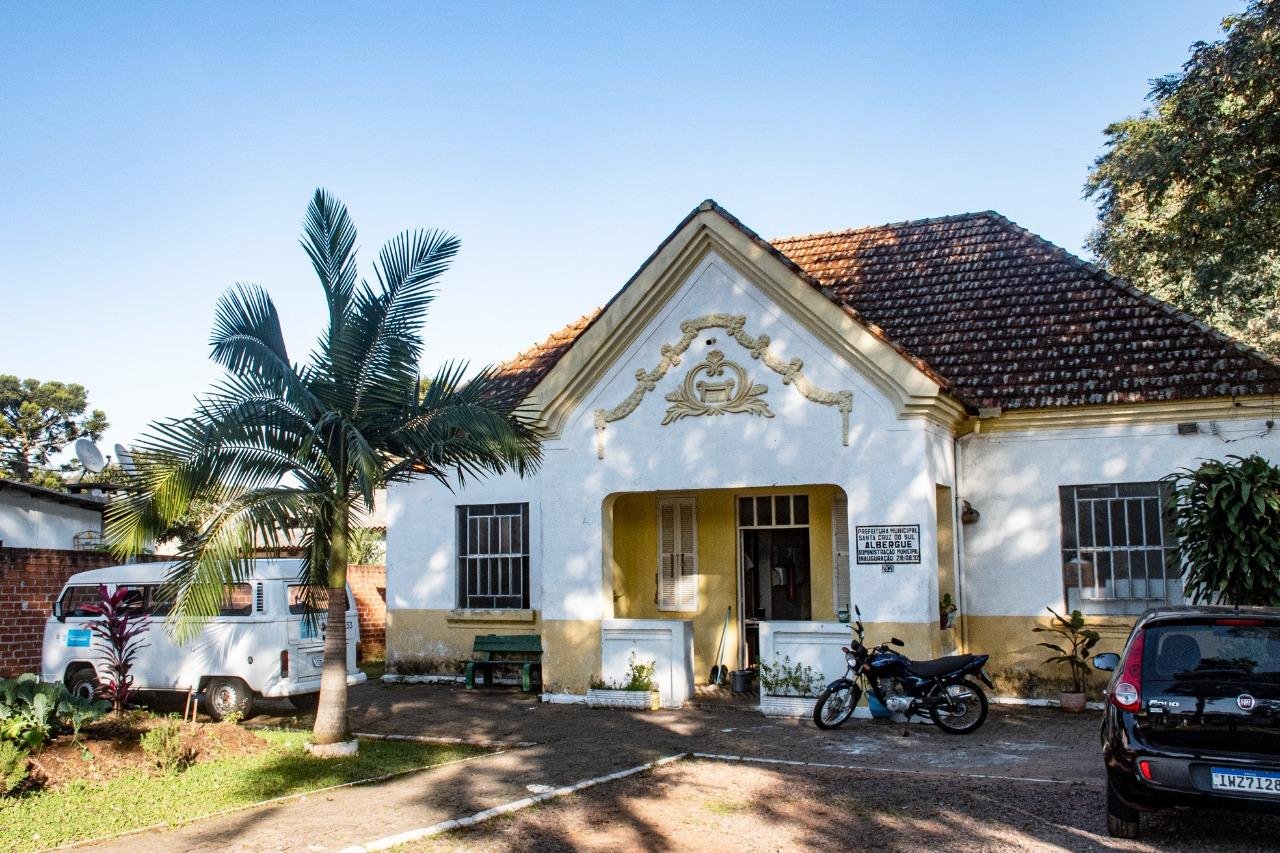 O espa&ccedil;o, no bairro Bom Jesus, serve de abrigo tempor&aacute;rio a pessoas em situa&ccedil;&atilde;o de rua
