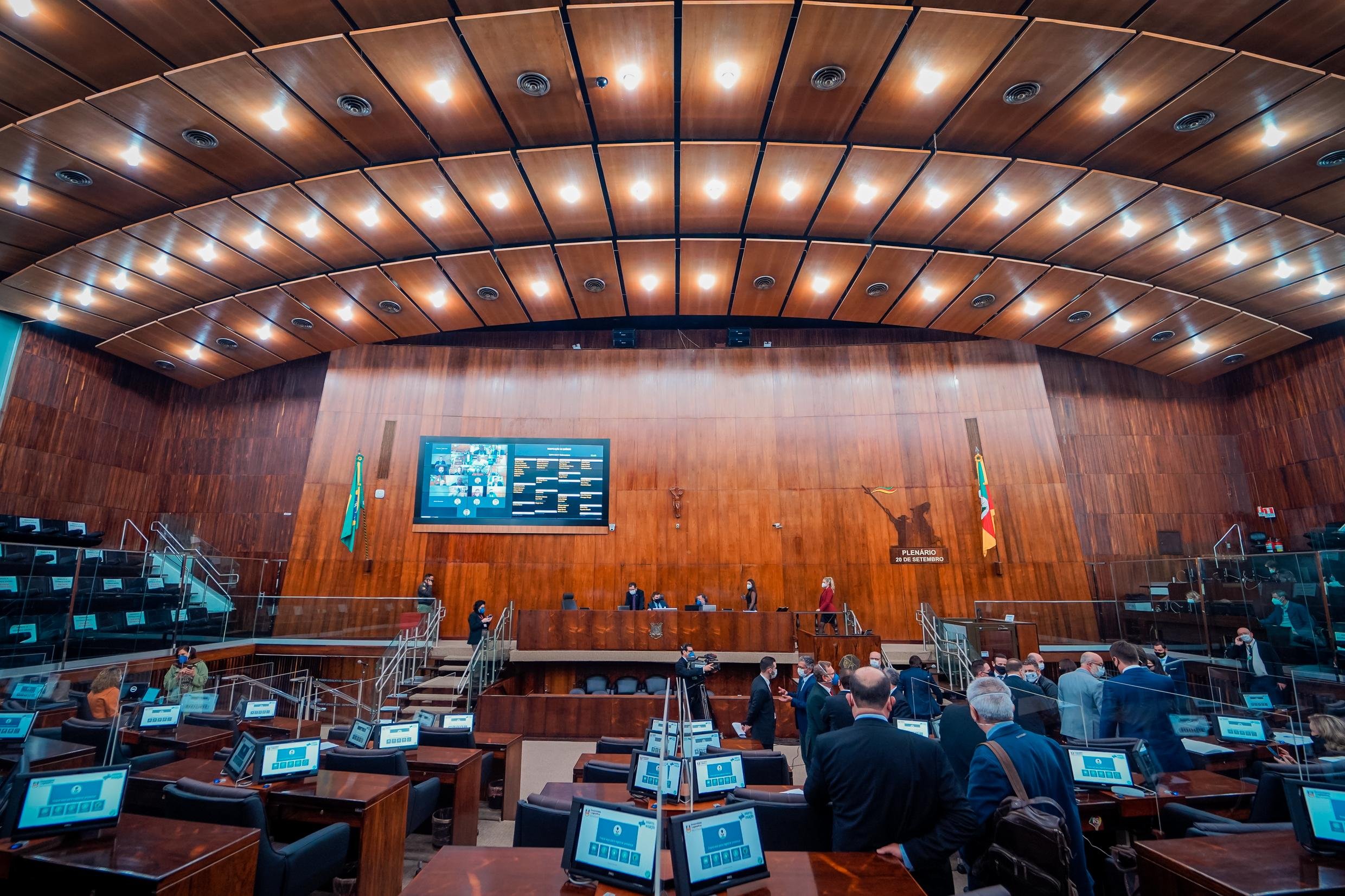 Janela partid&aacute;ria, em mar&ccedil;o, deve movimentar as bancadas na Casa