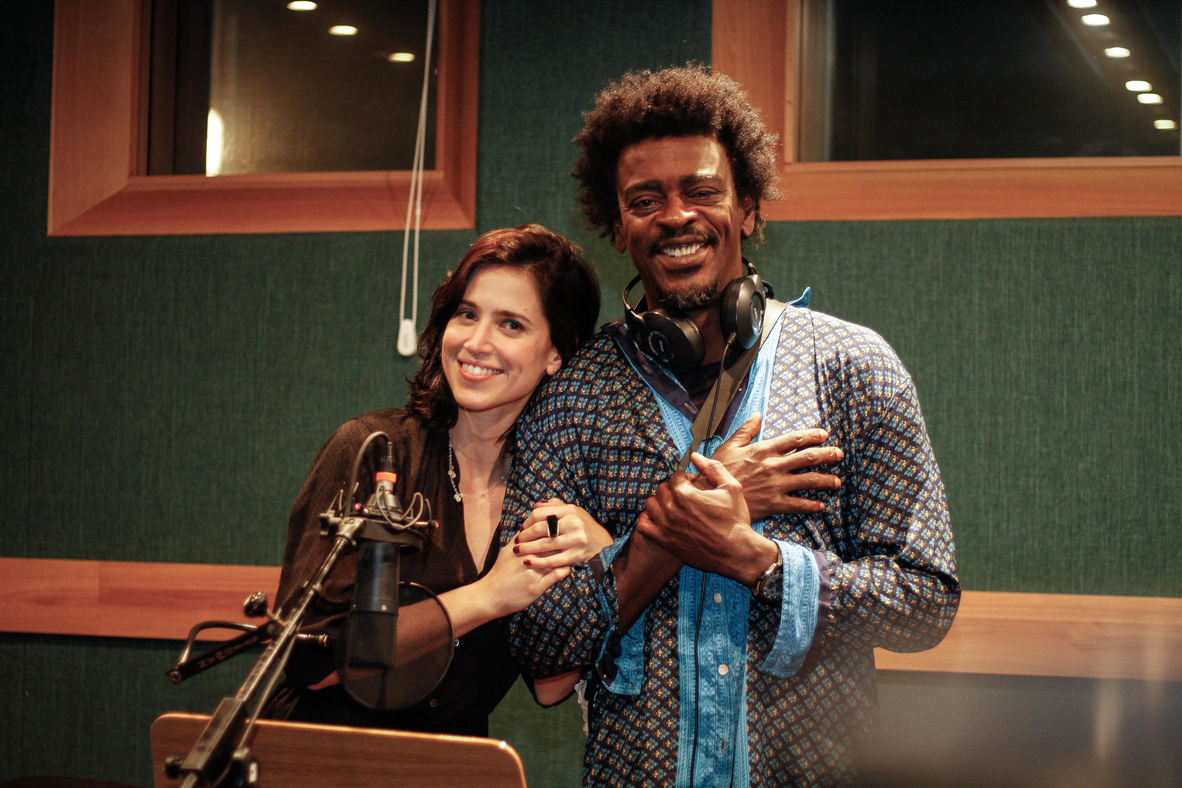 Mel Lisboa &eacute; a psiquiatra Elisa Amaral e Seu Jorge &eacute; Pedro Roiter, o 'Paciente 63', na trama que estreia no Spotify