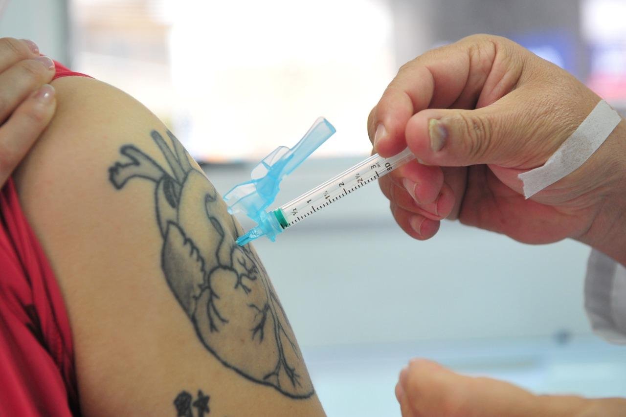 Adolescentes de 12 a 17 anos com comorbidades poder&atilde;o se vacinar nos pr&oacute;ximos dias no RS