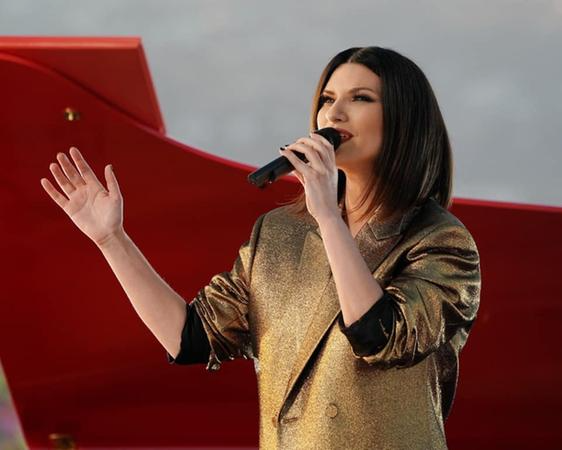 Com este novo projeto, Laura Pausini faz sua estreia cinematogr&aacute;fica em um filme que gira em torno dela e de sua hist&oacute;ria extraordin&aacute;ria