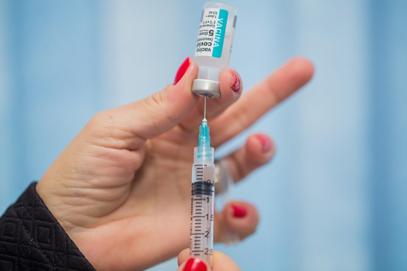 No s&aacute;bado, as equipes de sa&uacute;de estar&atilde;o aplicando a segunda dose da AstraZeneca