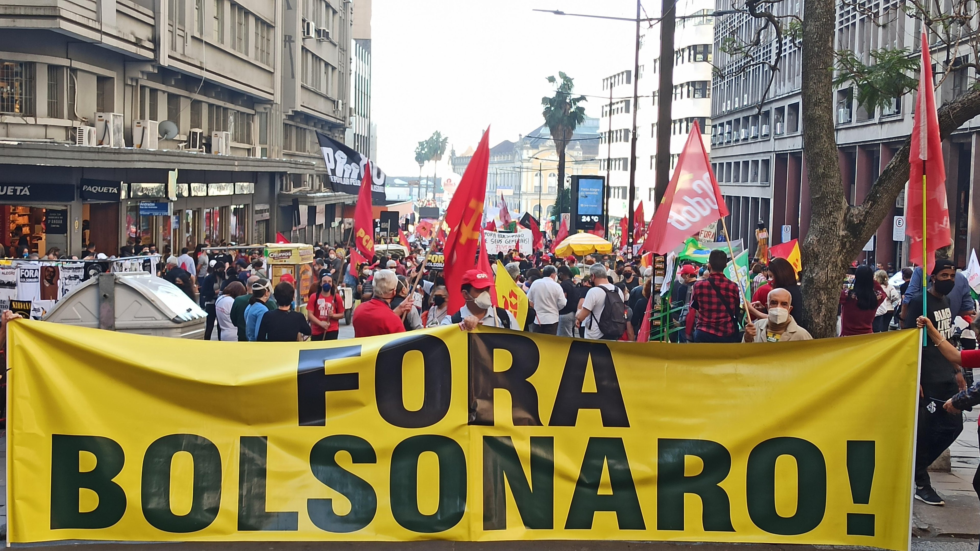 Porto Alegre registra atos contra Bolsonaro