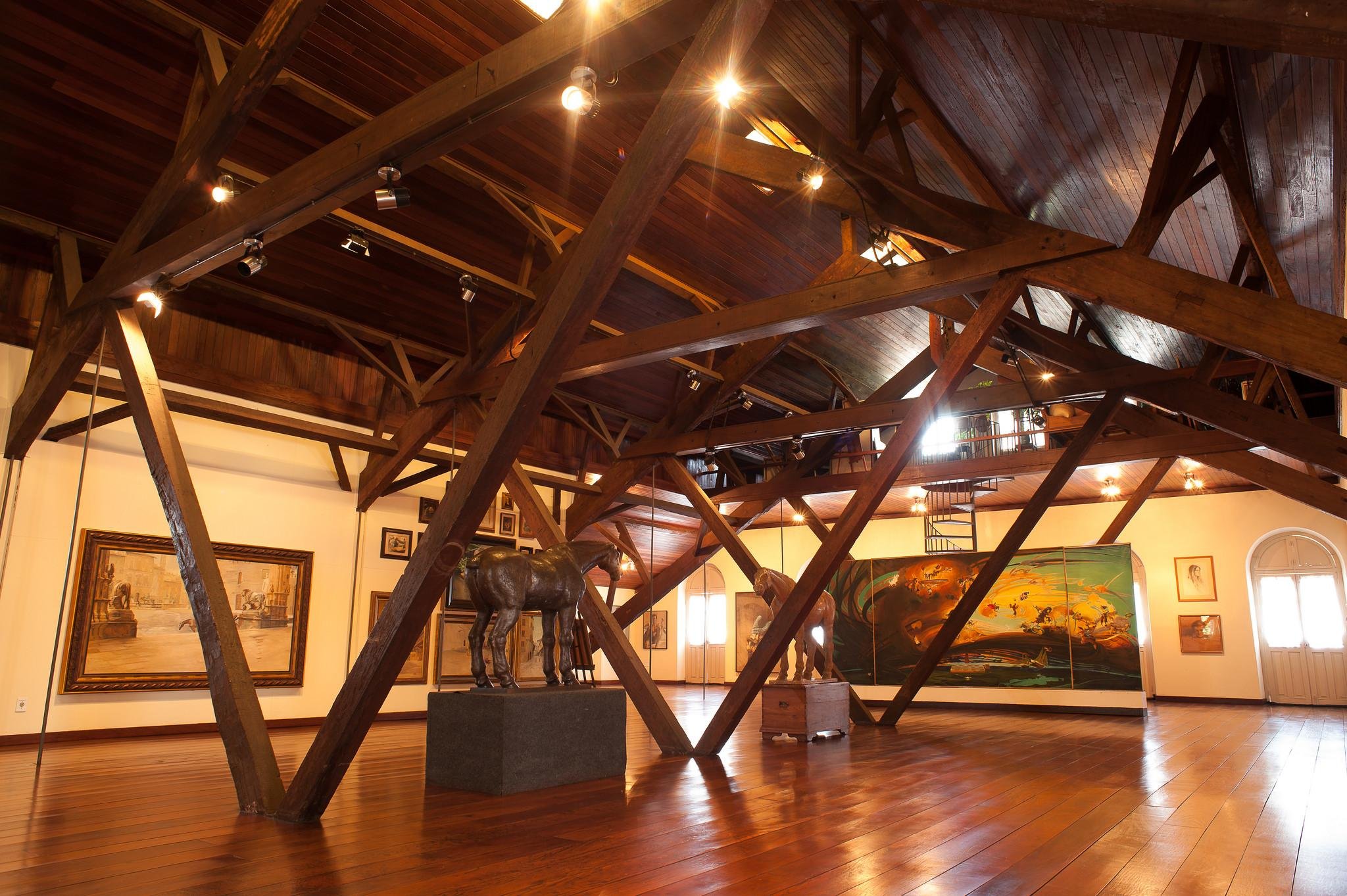 Espa&ccedil;o constitui uma das maiores pinacotecas do mundo com distintas obras de um mesmo artista