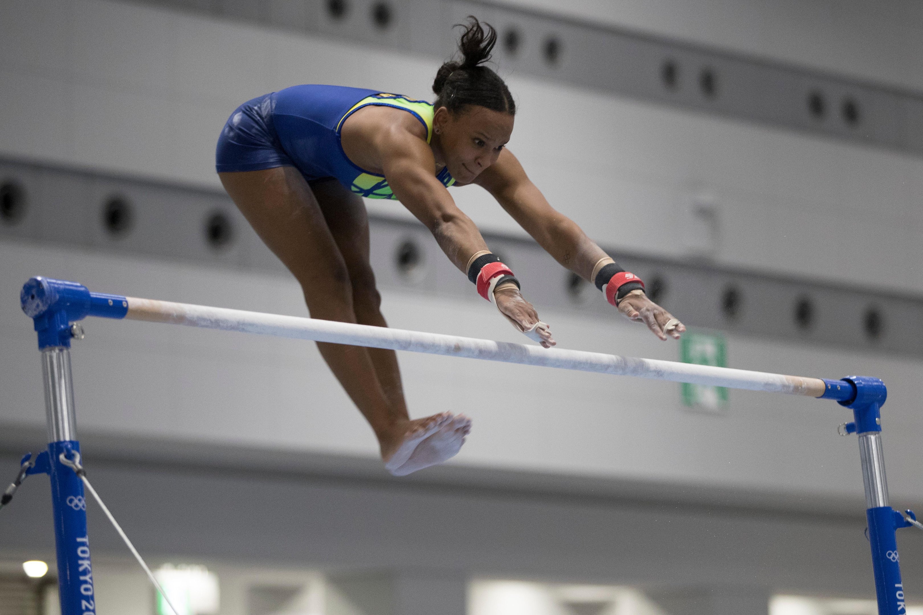 Rebeca Andrade luta por medalhas na gin&aacute;stica