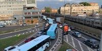 Operação tartaruga de motoristas de empresas de transporte da região metropolitana gerou congestionamentos em Porto Alegre
