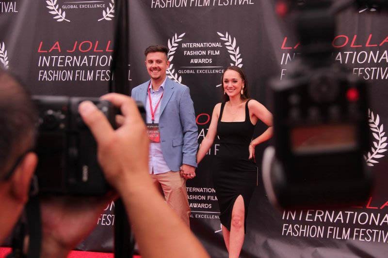 Guto Gaelzer e Rafa Keunecke no tapete vermelho do La Jolla Internacional Fashion Film Festival