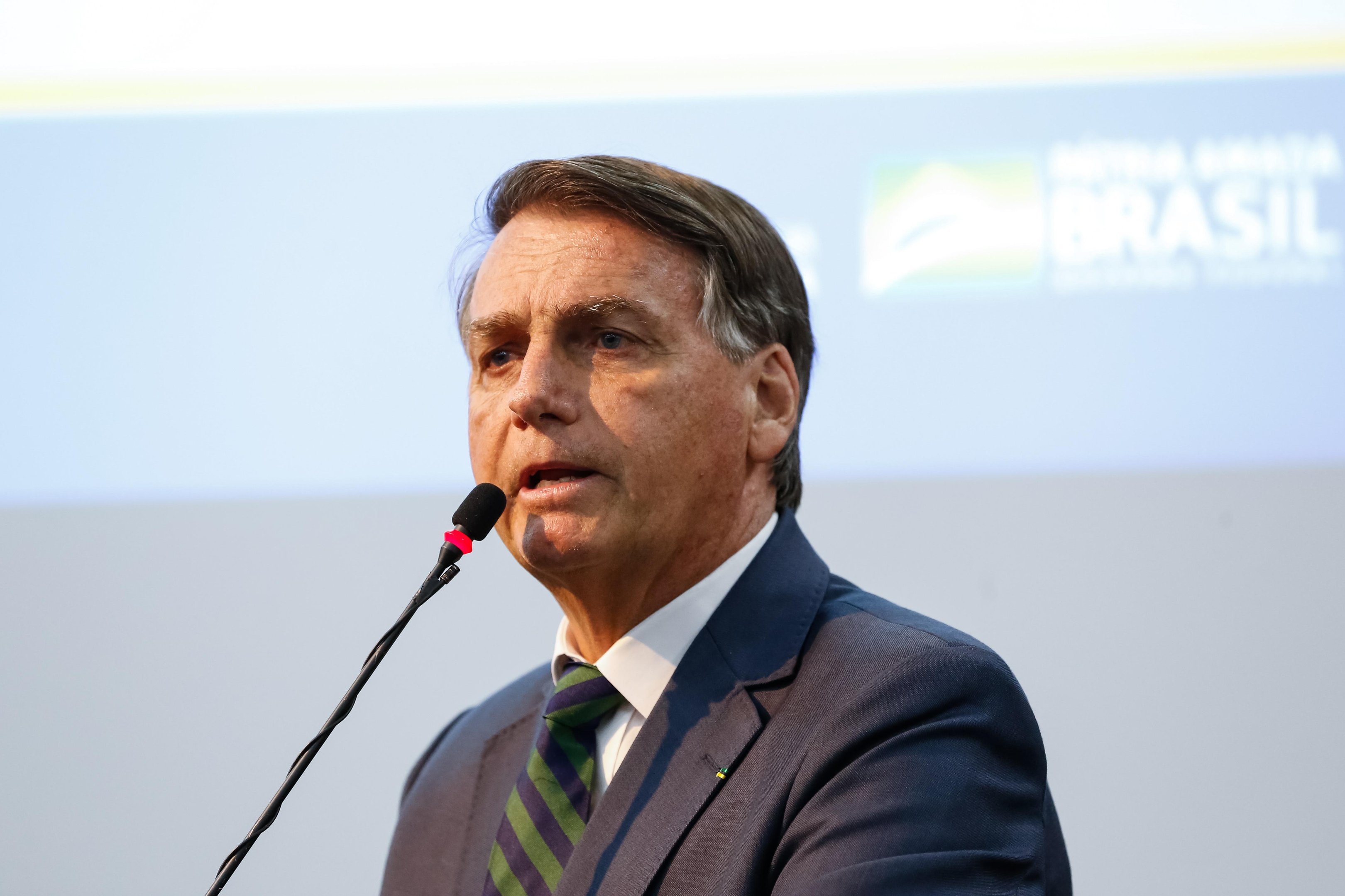 Segundo o presidente, o ideal a ser pago seria de R$400 por fam&iacute;lia