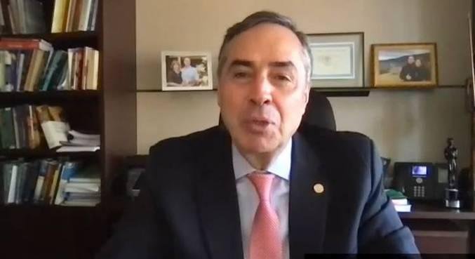 Em evento, presidente do TSE analisou conjuntura mundial de eros&atilde;o das democracias e voltou a defende urnas eletr&ocirc;nicas