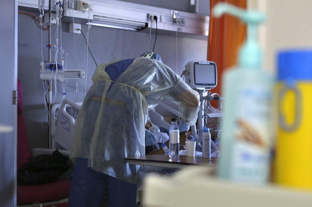 M&eacute;dia de &oacute;bitos nos &uacute;ltimos sete dias &eacute; de 887, enquanto a de novas infec&ccedil;&otilde;es &eacute; de 32,4 mil