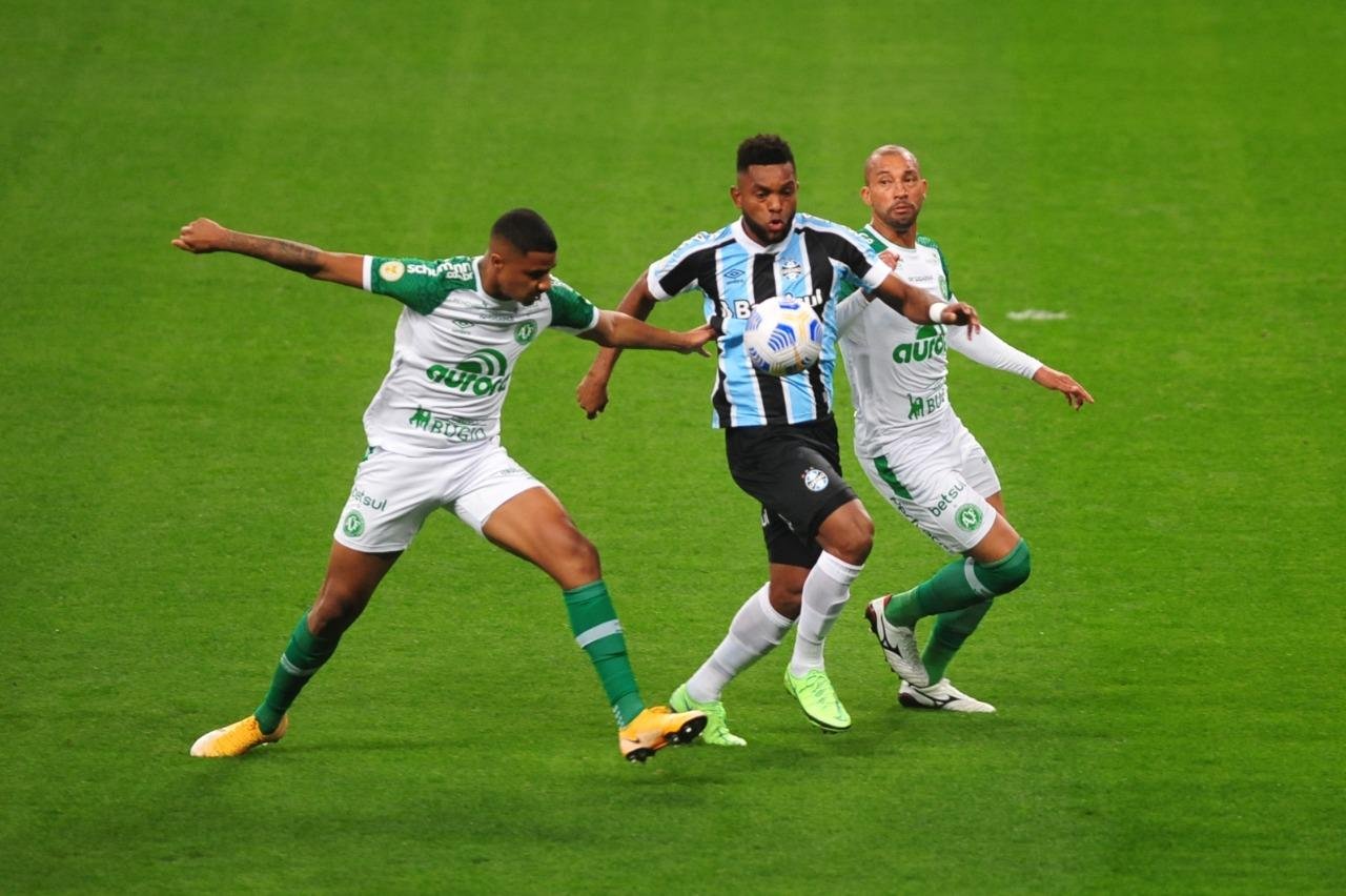 Gr&ecirc;mio buscar&aacute; a segunda vit&oacute;ria no Brasileir&atilde;o contra a Chapecoense na Arena
