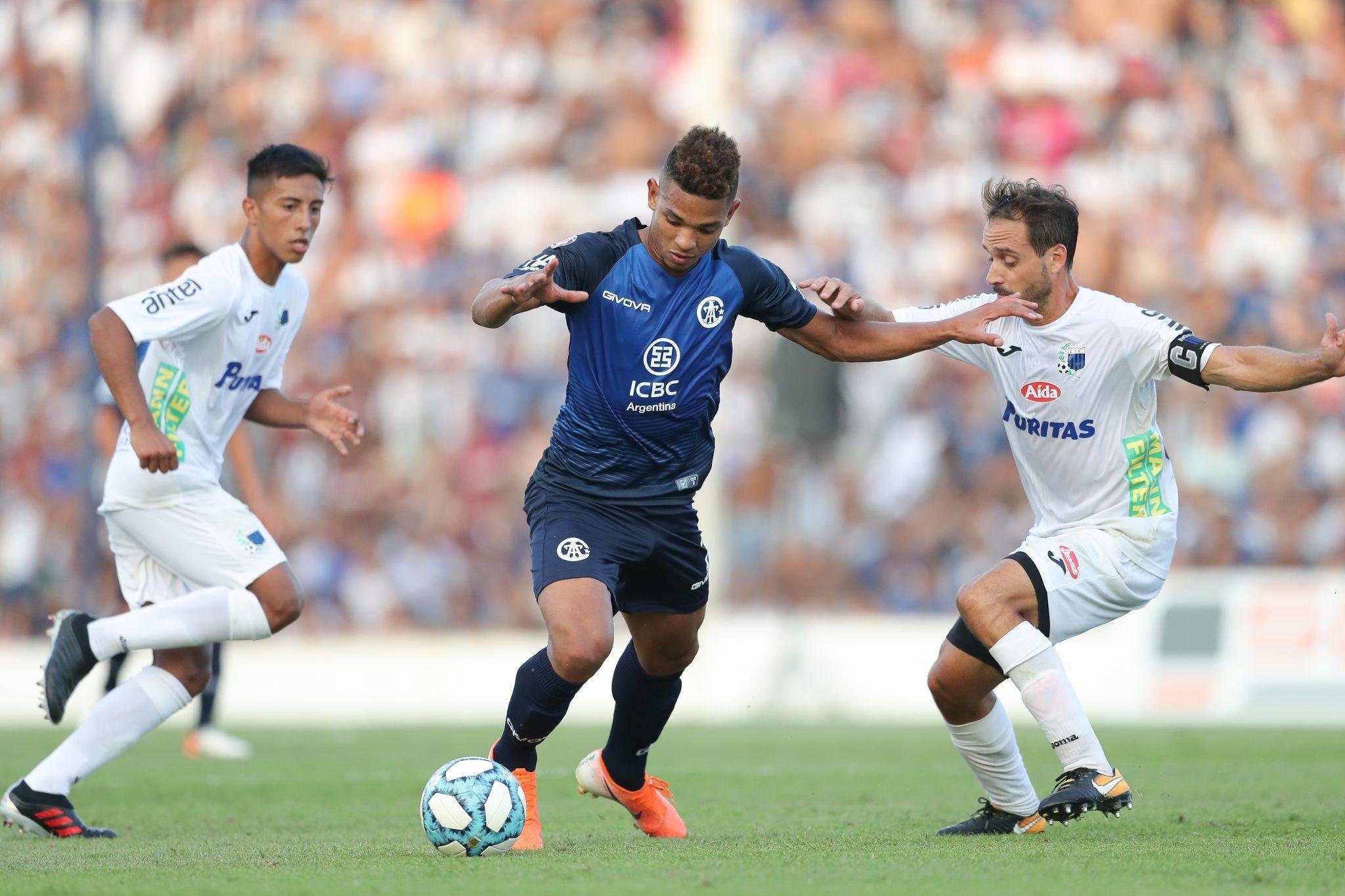 Colombiano Diego Valoyes, de 24 anos, atua pelo Talleres-ARG, onde atuou em 23 partidas e marcou cinco gols