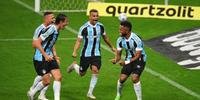 Borja marcou de pênalti em estreia pelo Grêmio