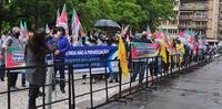 Manifestação, que reuniu trabalhadores e sindicalistas de todo o Estado, terminou em frente à Assembleia Legislativa do RS