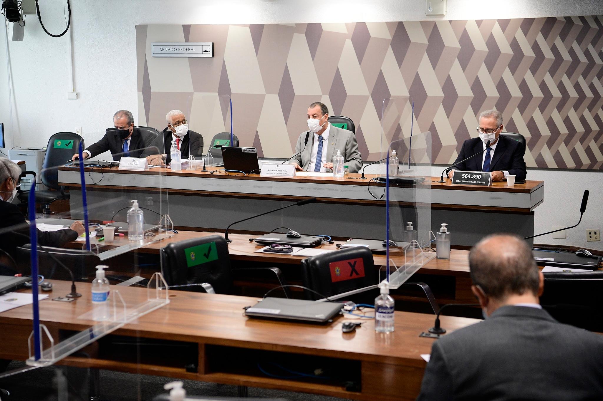 Senadores preveem responsabilizar Uni&atilde;o e laborat&oacute;rios que lucraram com kit Covid e orientar sobre aux&iacute;lio jur&iacute;dico