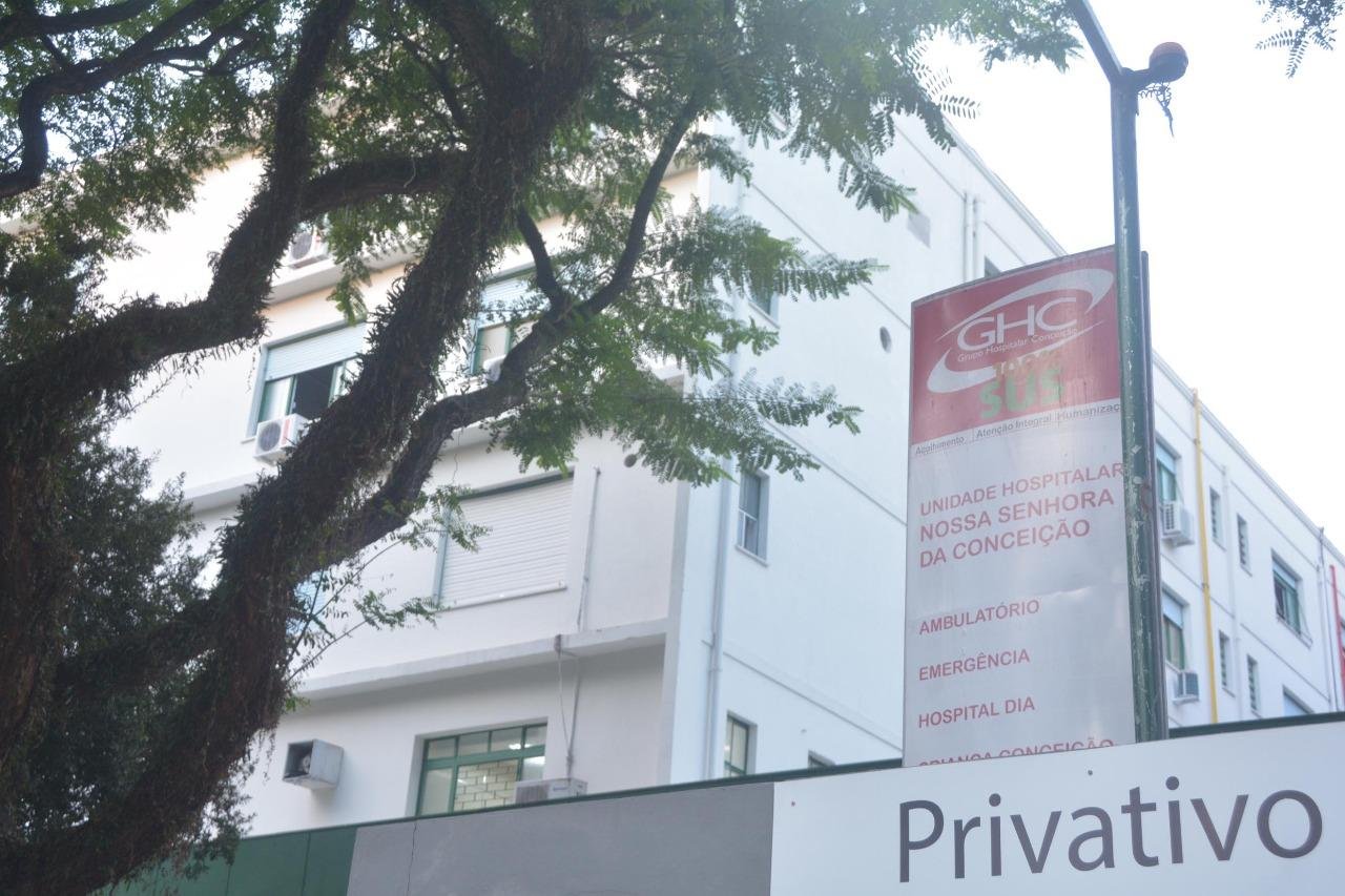 Desde o in&iacute;cio do surto, no dia 4 de agosto, 350 profissionais do Concei&ccedil;&atilde;o fizeram teste para Covid-19