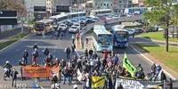 Categoria realizou protesto nas ruas da Capital contra a privatização da Carris