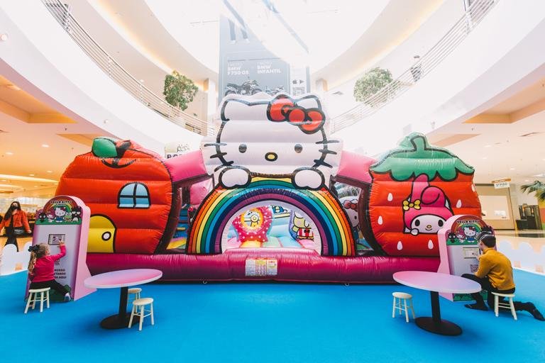 Crian&ccedil;as de at&eacute; 12 anos ter&atilde;o divers&atilde;o garantida no espa&ccedil;o, que conta com oficinas l&uacute;dicas, no qual as crian&ccedil;as poder&atilde;o colorir os personagens japoneses da Sanrio