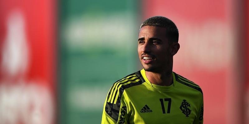 Inter deve negociar Thiago Galhardo