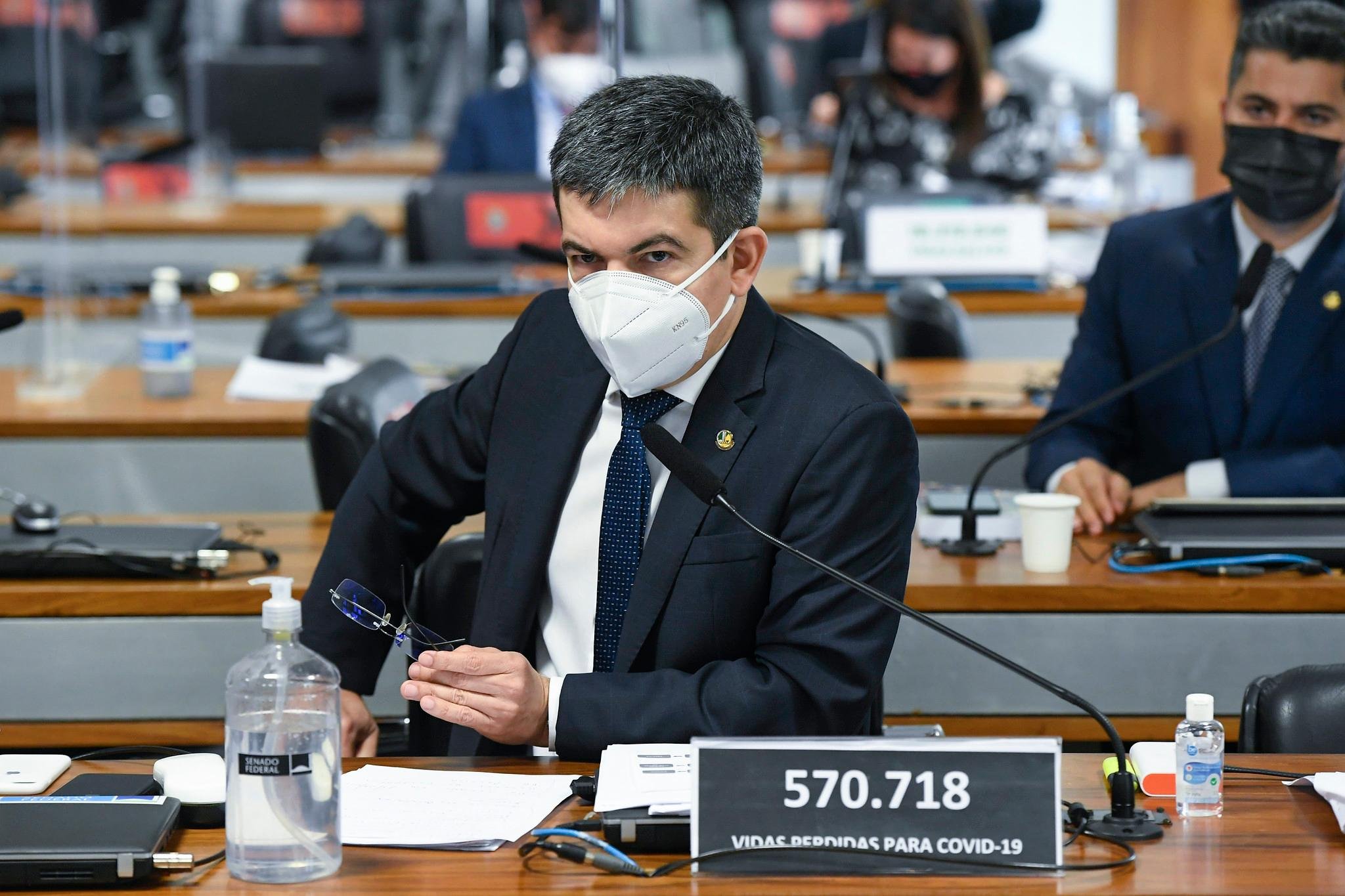 Randolfe ir&aacute; entrar com representa&ccedil;&atilde;o contra subprocuradora