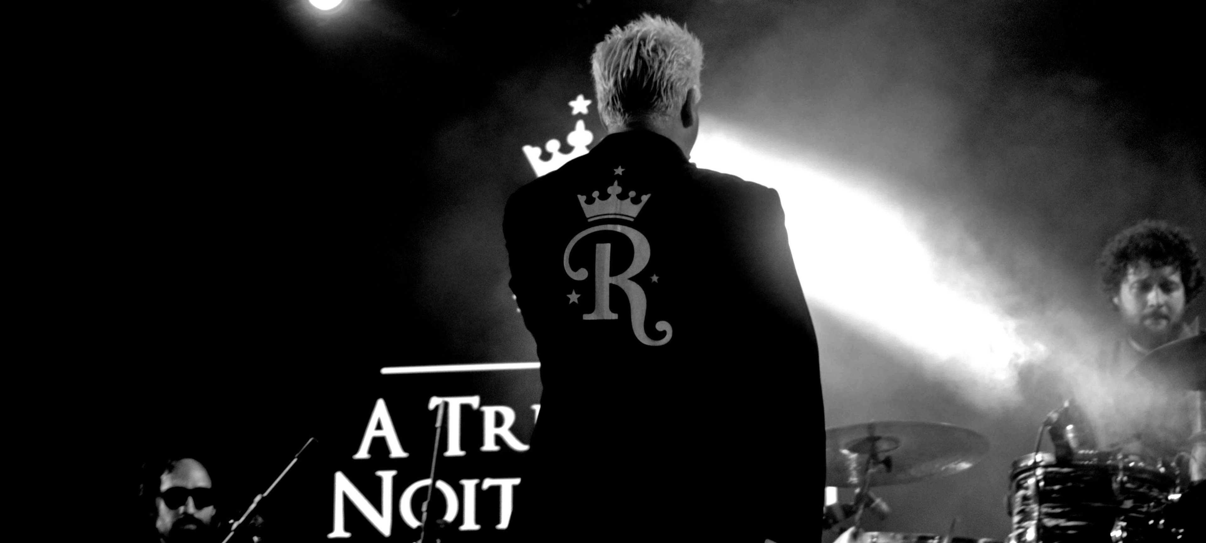 Rafael Malenotti &eacute; h&aacute; mais de 30 anos o frontman da banda Ac&uacute;sticos & Valvulados