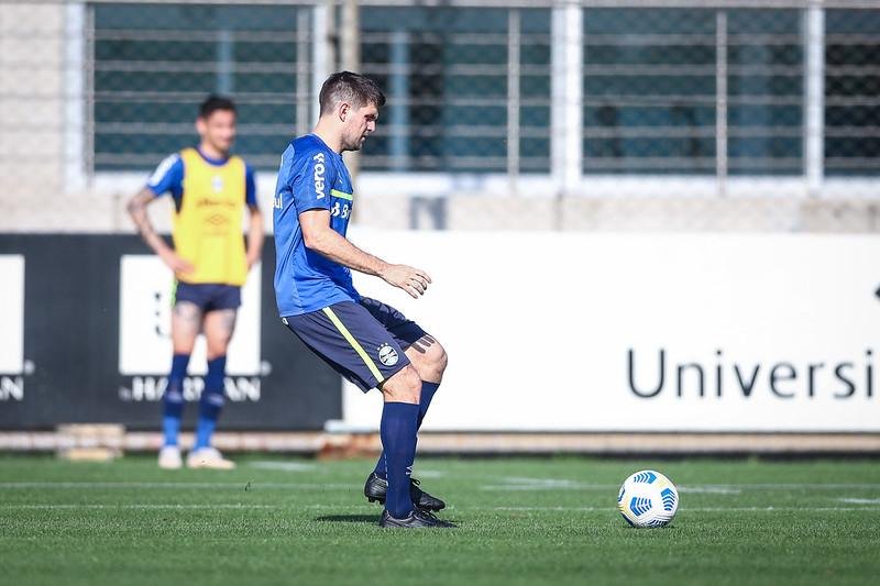Kannemann deve retornar ao time