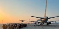 Estados Unidos convocou várias das principais companhias aéreas comerciais americanas para a evacuação de dezenas de milhares de afegãos e estrangeiros em Cabul