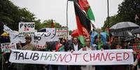Manifestações foram realizadas no Reino Unido contra a tomada do poder dos Talibãs no Afeganistão
