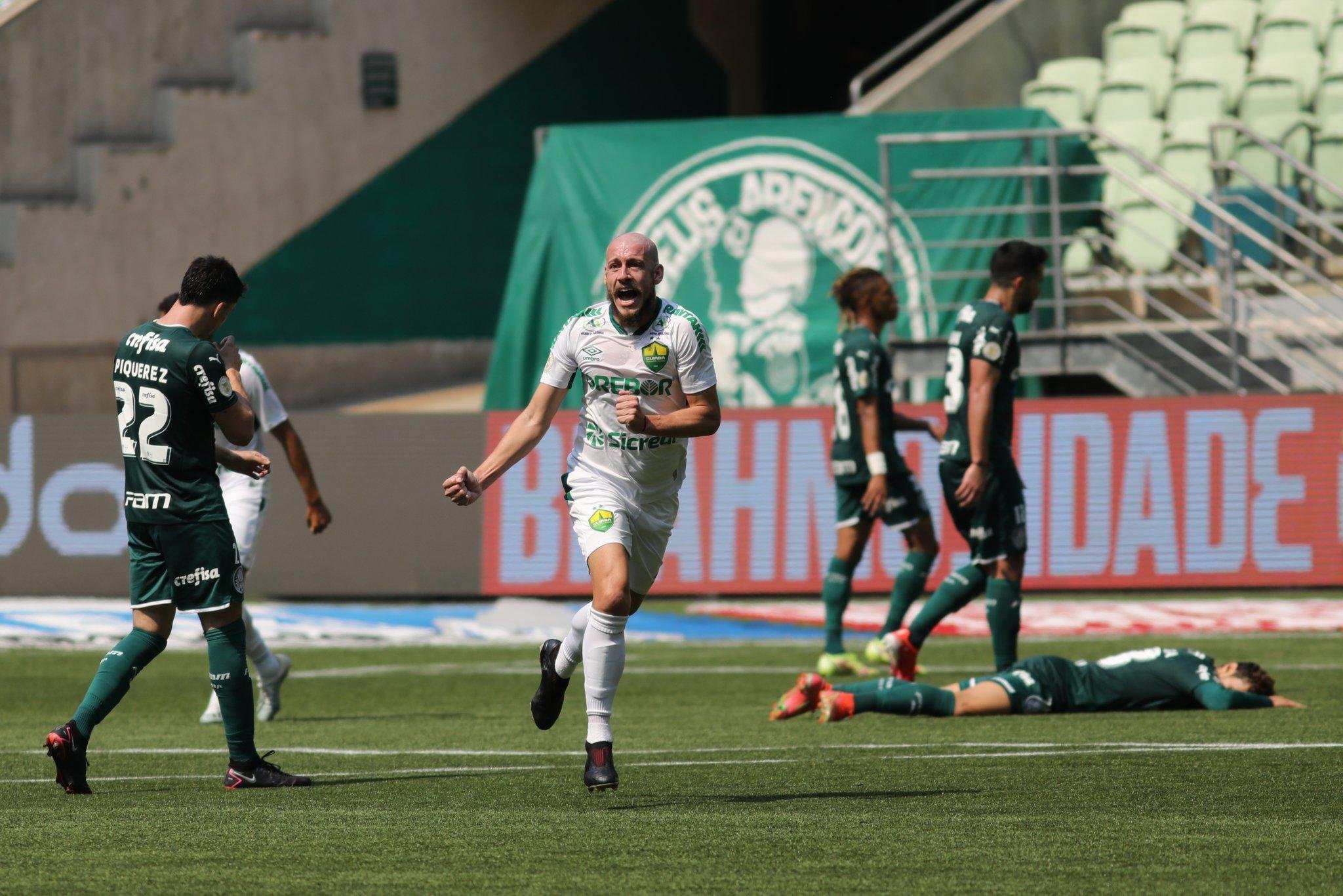 Uillian Correia marcou o segundo gol do Cuiab&aacute; sobre o Palmeiras, no Allianz Parque