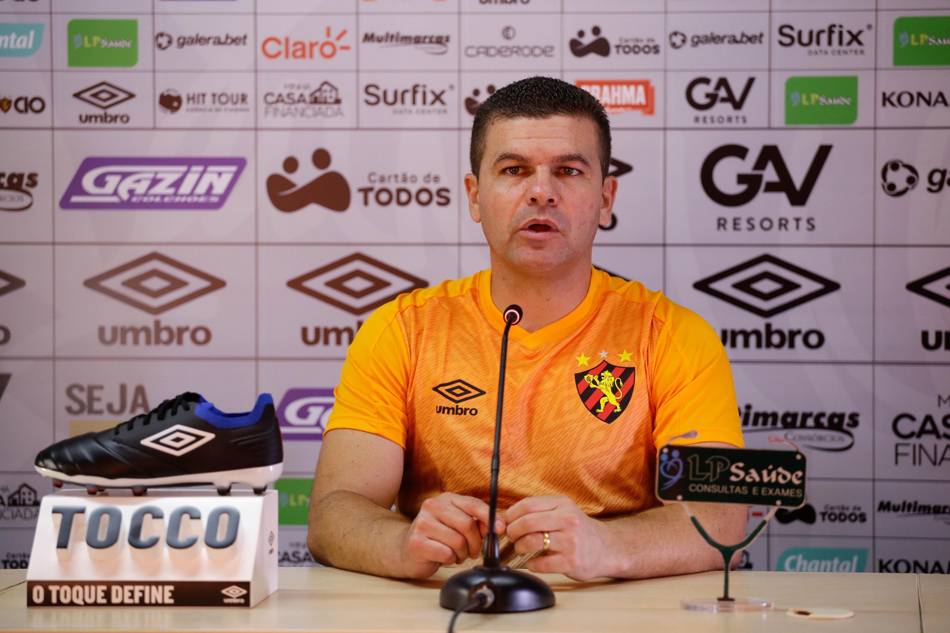 Umberto Louzer n&atilde;o resistiu as derrotas para o Flamengo e S&atilde;o Paulo e acabou deixando o Sport na 17&ordf; coloca&ccedil;&atilde;o do Brasileiro 2021