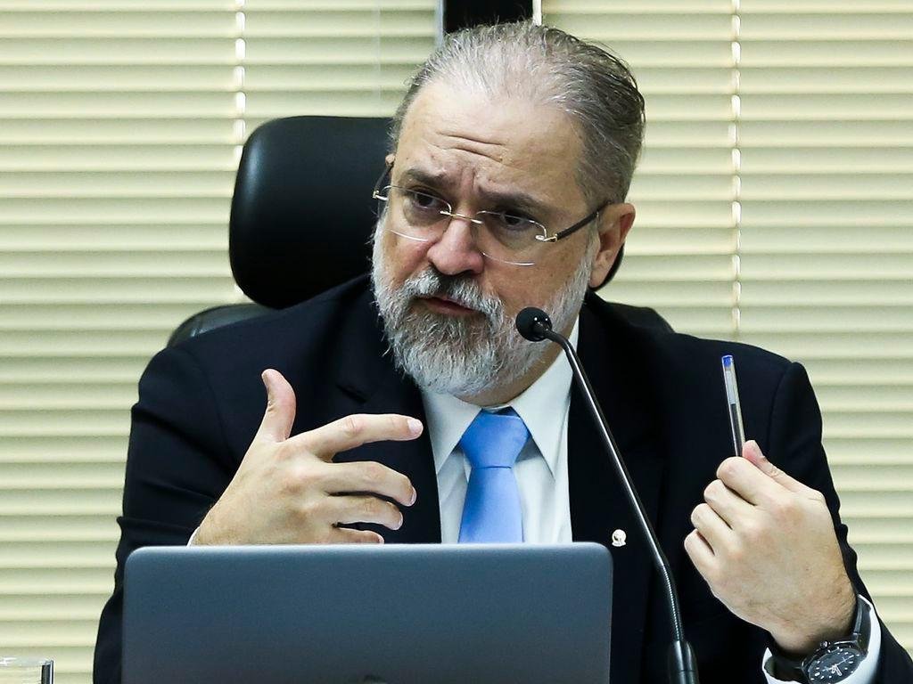 Indicado por Bolsonaro, Augusto Aras permanecer&aacute; mais dois anos &agrave; frente da PGR