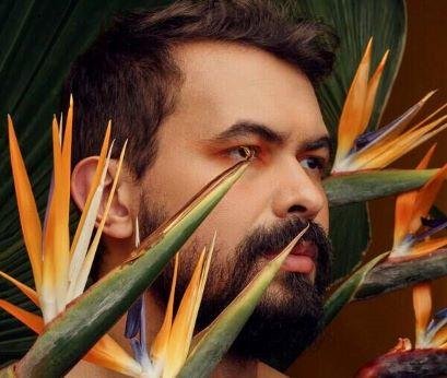 Bemti &eacute; conhecido por ressignificar o som tradicional da viola caipira de 10 cordas