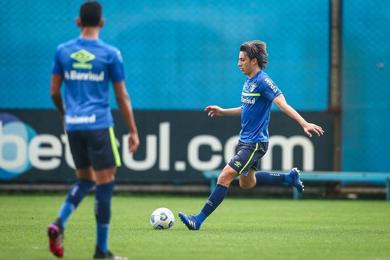 Geromel volta a ficar &agrave; disposi&ccedil;&atilde;o de Felip&atilde;o
