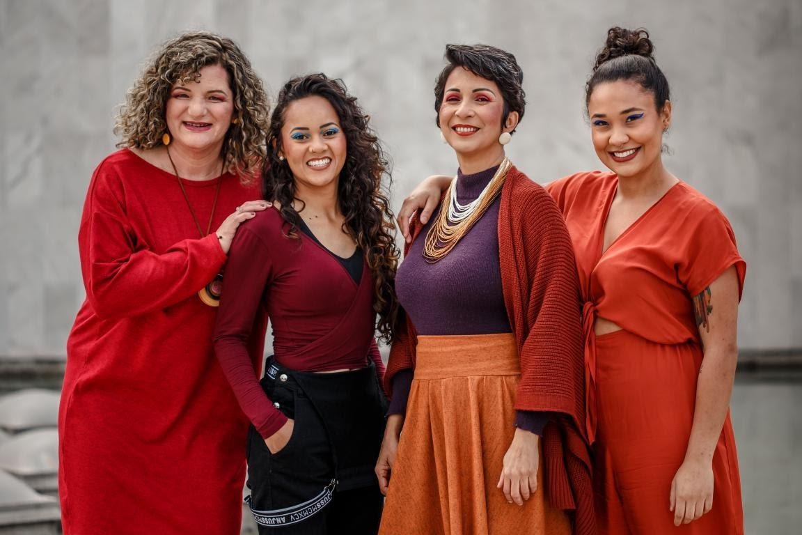 Maristela &Aacute;vila, Bruna Alc&acirc;ntara, Cida Airam e Halanna &Aacute;guiar na forma&ccedil;&atilde;o atual do grupo