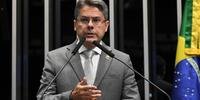 Senador Alessandro Vieira, de 46 anos, é gaúcho, mas criado em Sergipe e faz parte dos movimentos RenovaBR e Acredito