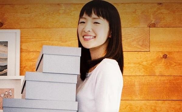 Marie Kondo, a rainha da organiza&ccedil;&atilde;o, mostra como a organiza&ccedil;&atilde;o ajuda em outros aspectos da vida, como relacionamentos e neg&oacute;cios, e n&atilde;o somente em manter um arm&aacute;rio bonito